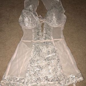 34b Victoria secret